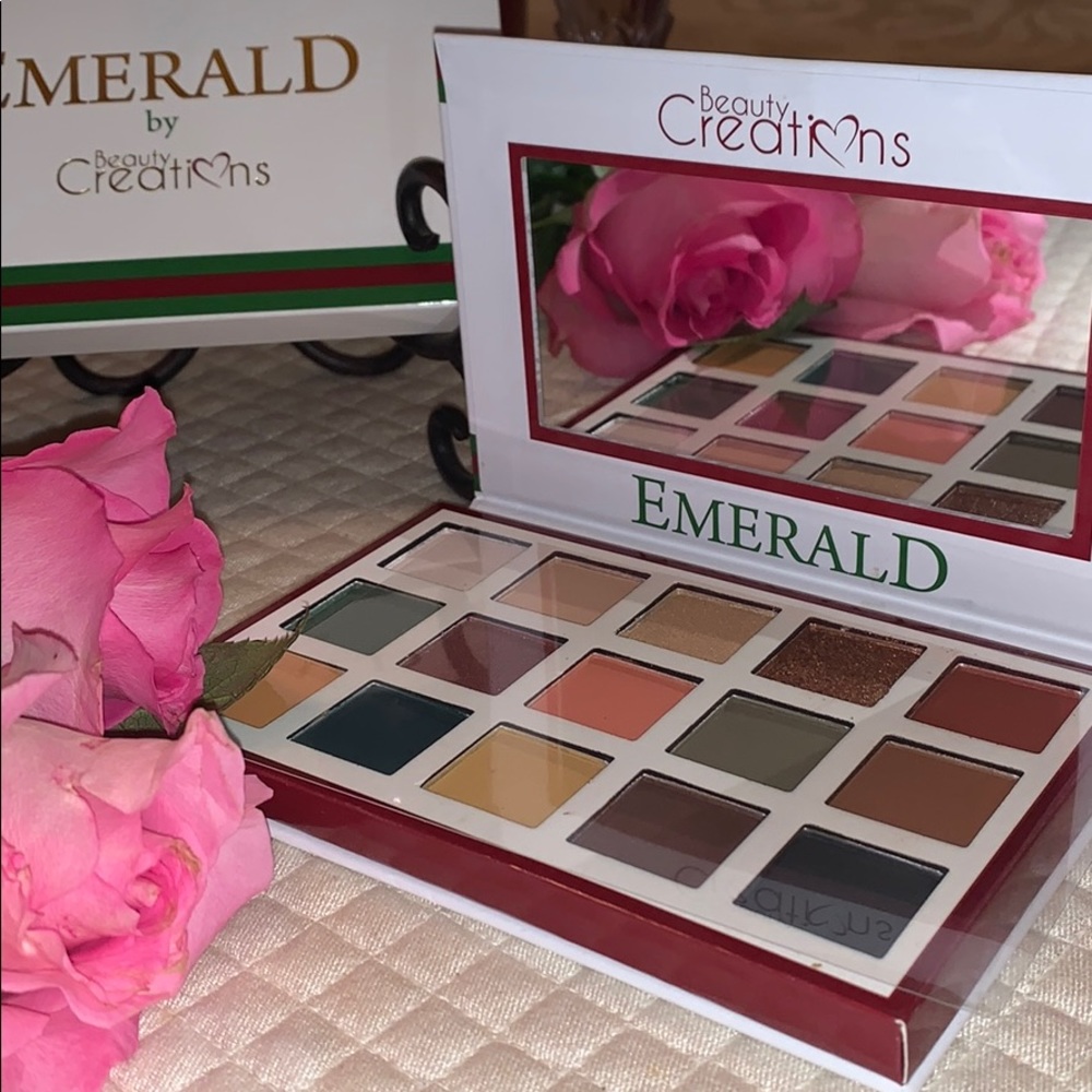 EMERALD eyeshadow by Beauty Creations